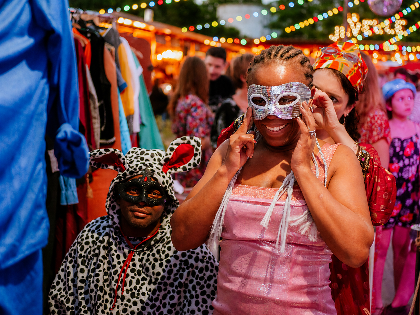 Petite Lune — scène et public en festival
